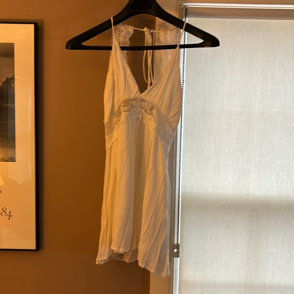 Women’s white dress.  Medium.